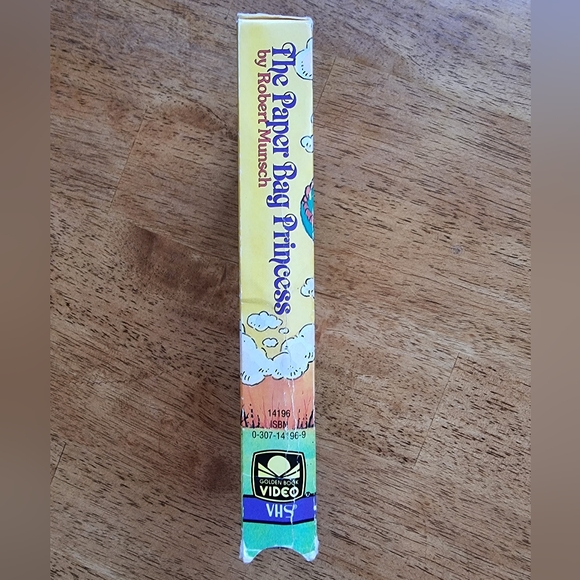 The Paper Bag Princess by Robert Munsch Vintage VHS - Picture 4 of 4